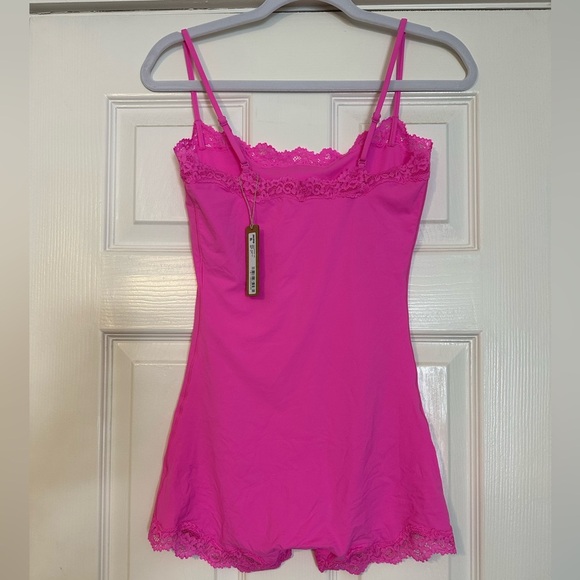 NWT Skims Lace onesie in Taffy- med-SOLD OUT ONLINE! - Picture 2 of 3